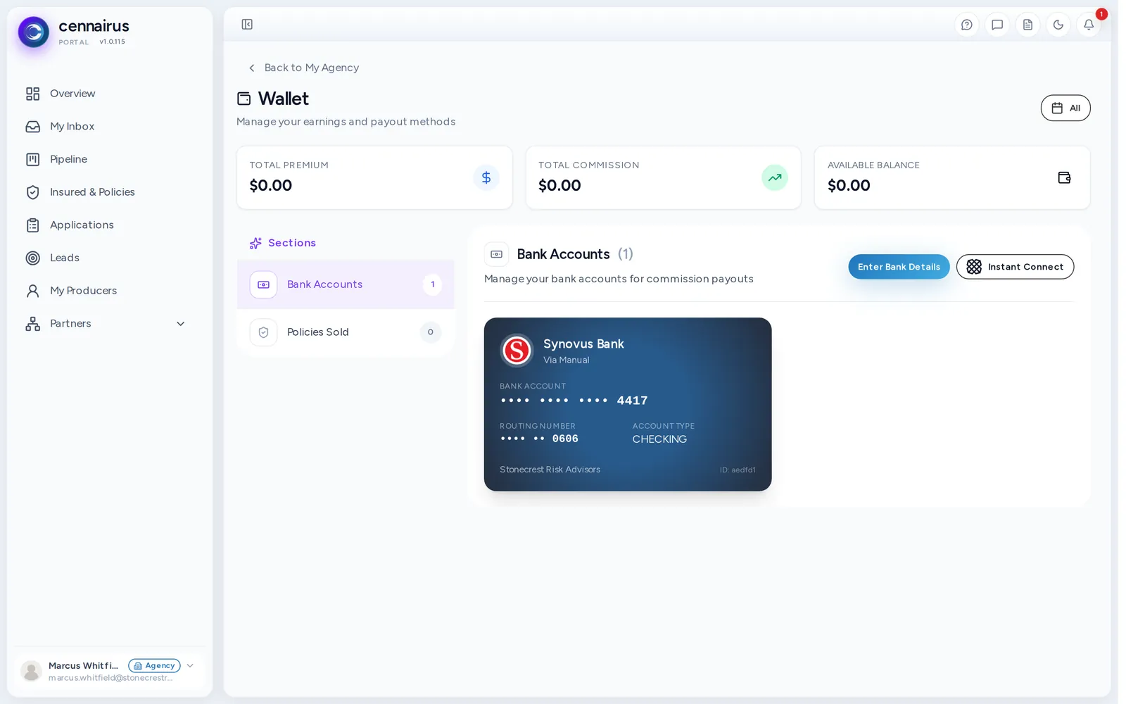 The bank-account connection screen, with manual and instant options.